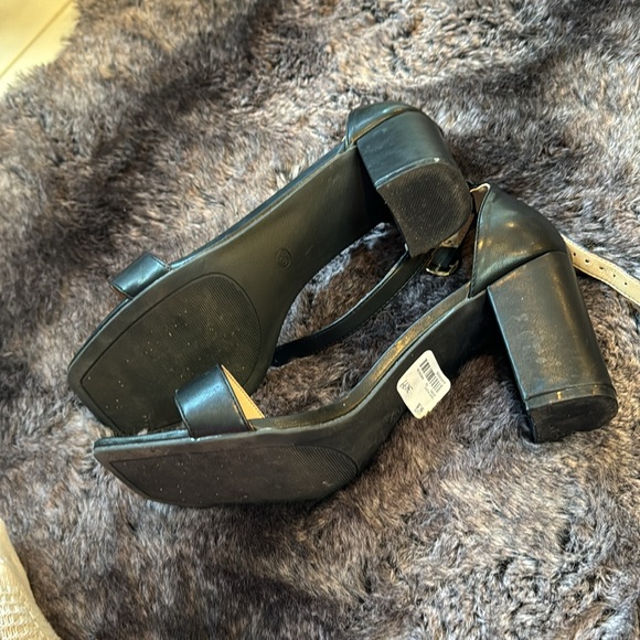 Versona black strap heel - Picture 3 of 4